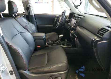 2020 Toyota 4Runner Sr5/Sr5 Premium z USA, uszkodzony, nr VIN JTEBU5JR0L5802350